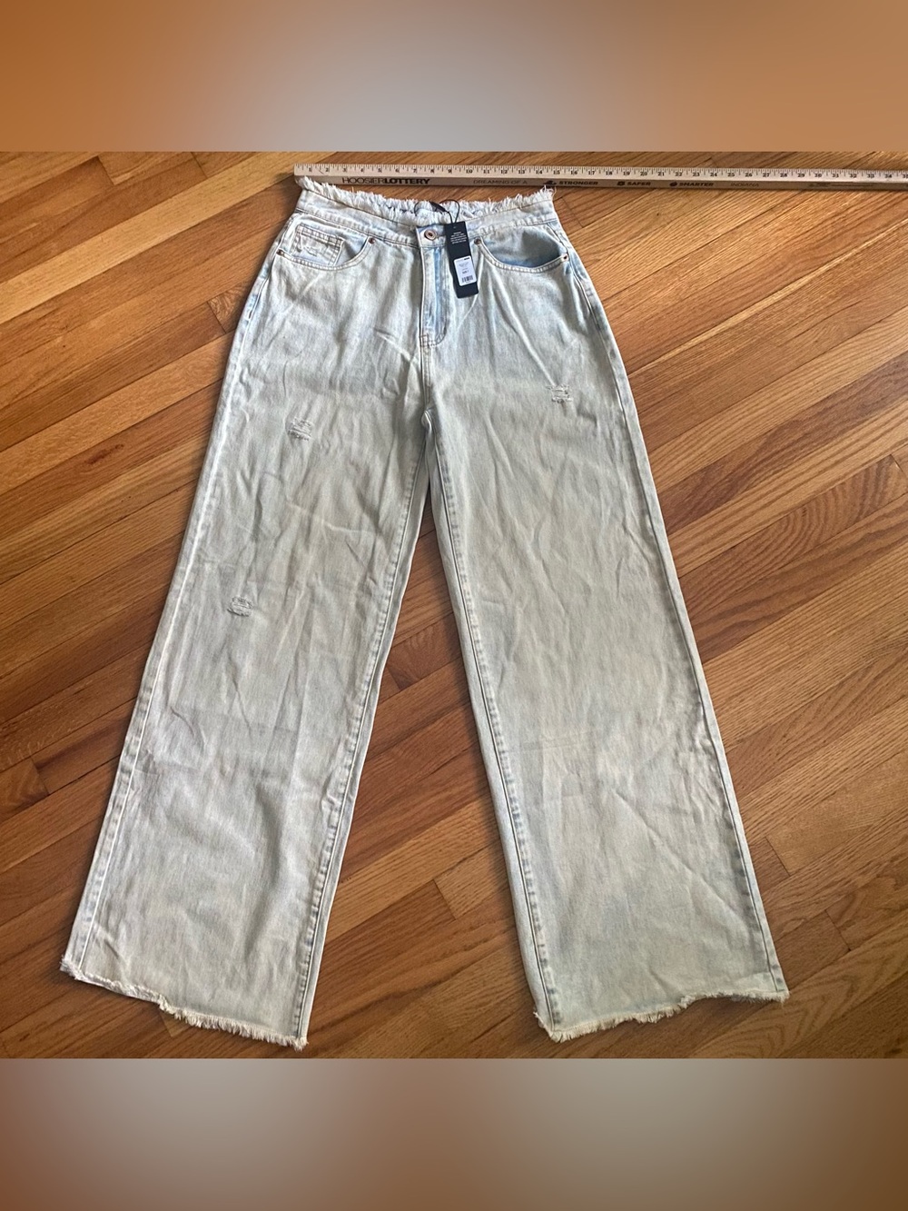 Fashion Nova Light Wash Step Away Tinted Baggy Jeans - Size 7